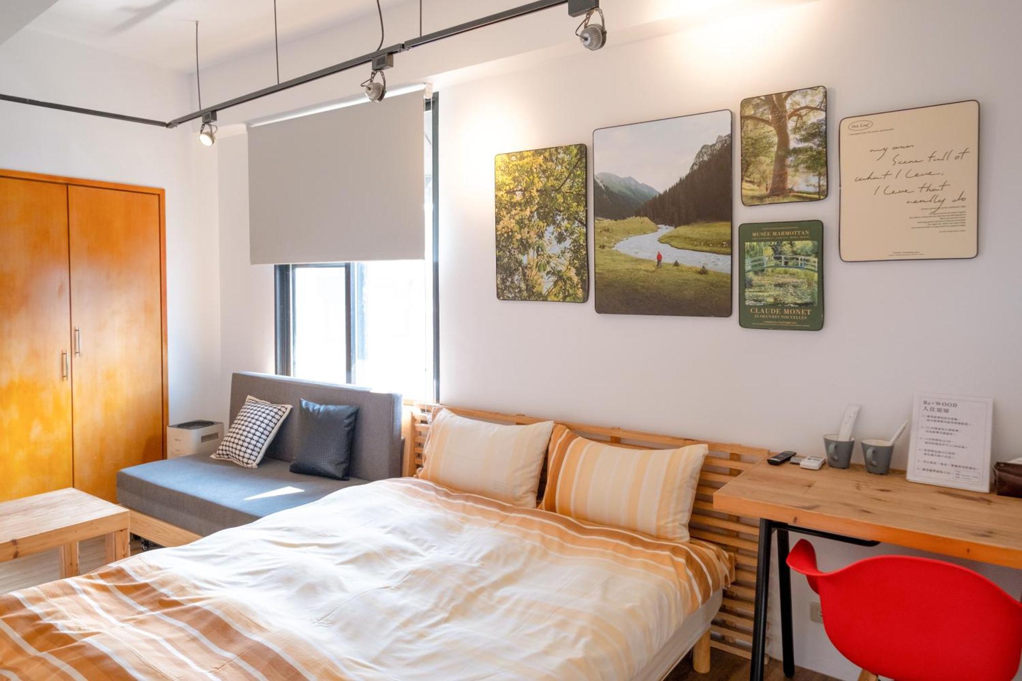 Re+Wood Guesthouse Tainan Extérieur photo