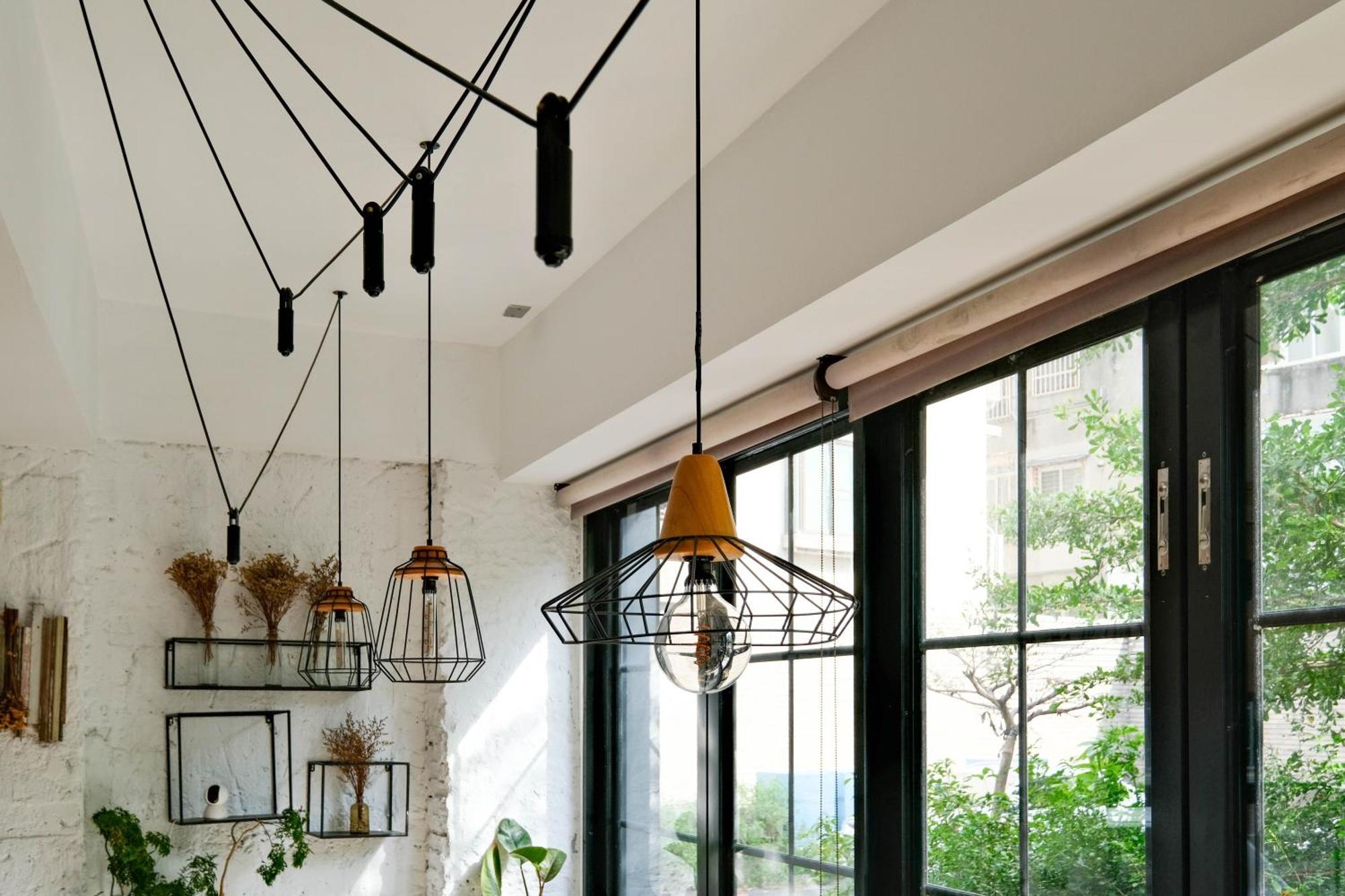 Re+Wood Guesthouse Tainan Extérieur photo
